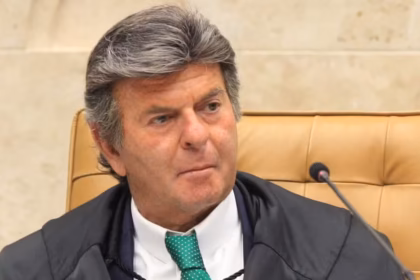 Fux é sorteado relator de ação sobre registros de visitas no Senado após Moraes se declarar impedido