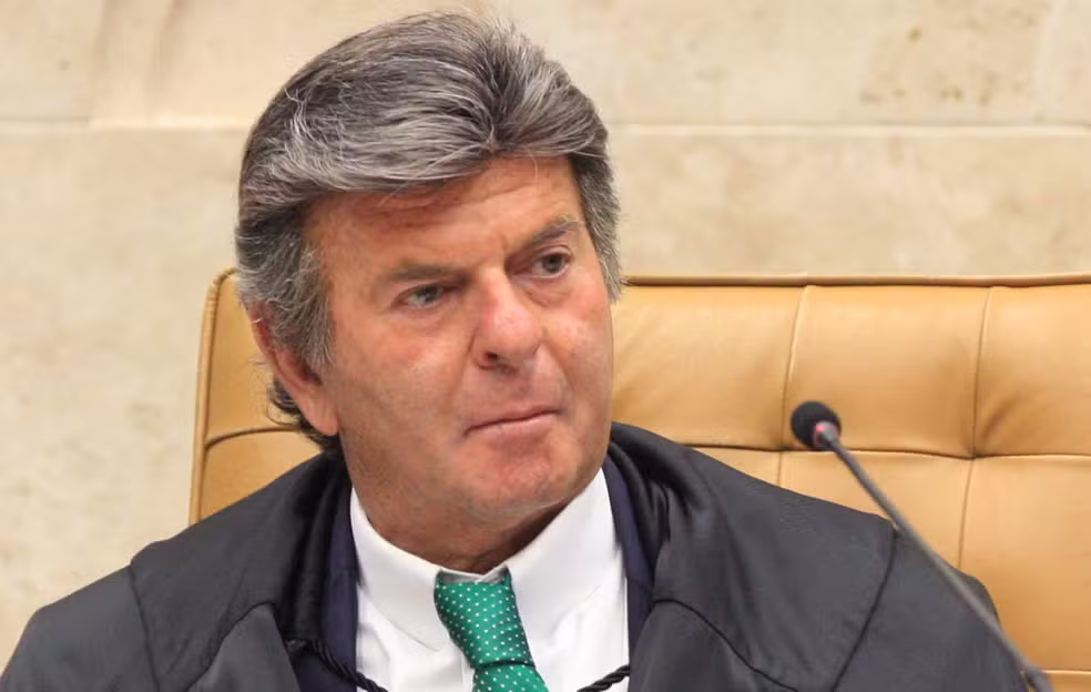 Fux é sorteado relator de ação sobre registros de visitas no Senado após Moraes se declarar impedido
