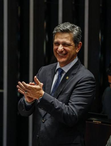 Rogério Carvalho destaca-se na disputa pelo Senado em Sergipe, aponta levantamento da TWS; veja os demais candidatos