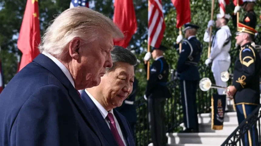 Trump afirma ter construído “amizade verdadeiramente grande” com Xi Jinping durante encontro na Casa Branca Trump afirma ter construído “amizade verdadeiramente grande” com Xi Jinping durante encontro na Casa Branca