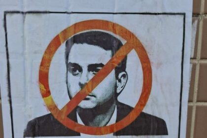 Justiça determina retirada de cartazes contra Flávio Bolsonaro nas instalações da UFS