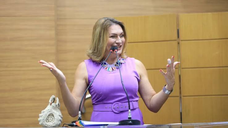 Linda Brasil e PSOL lançam manifesto para defender mandato ameaçado por impasse judicial com a Rede
